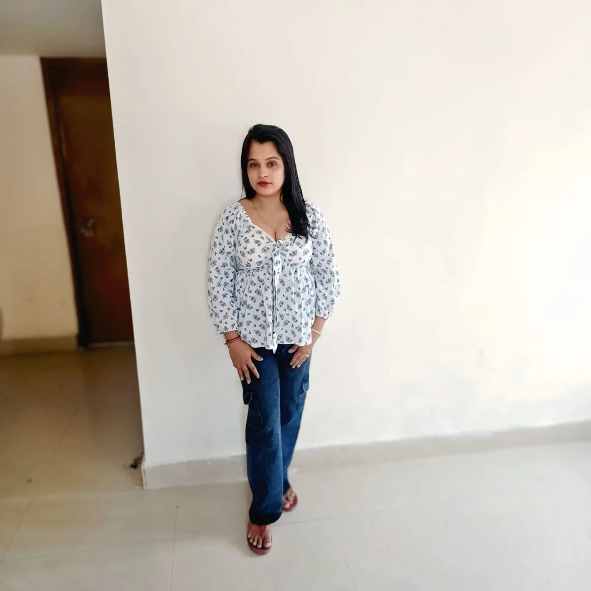 Call girl ahmedabad VIP Models hotel room available 24 Hor