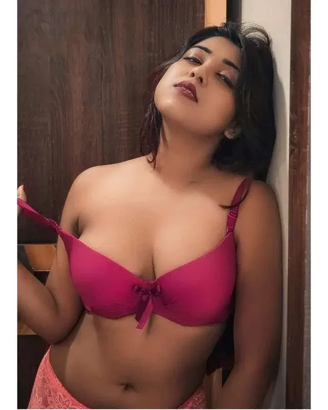 100% Real Call Girls In Sector 33 Noida ! 7827325592 ! Escorts Service