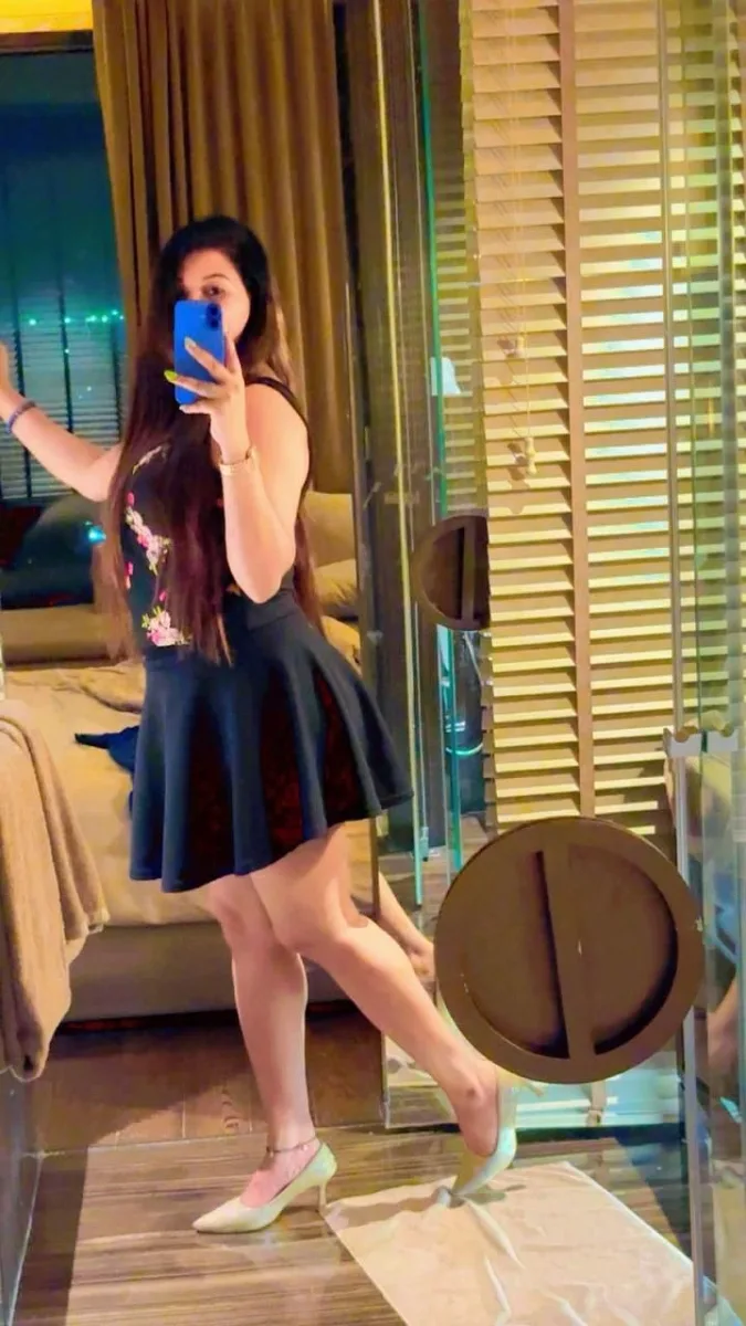 YOUNG~8527163129 CALL GIRLS IN NOIDA SECTOR 71 (DELHI) CALL GIRL SERVICE photo 1